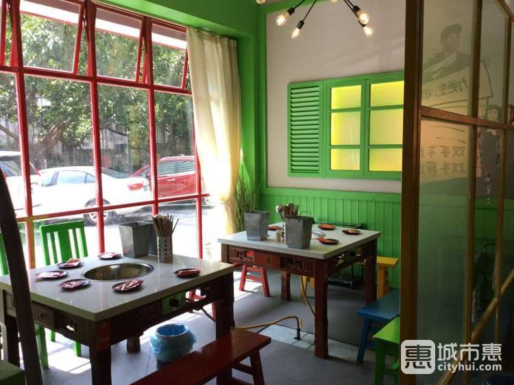 鋼管廠五區(qū)小郡肝串串香火鍋