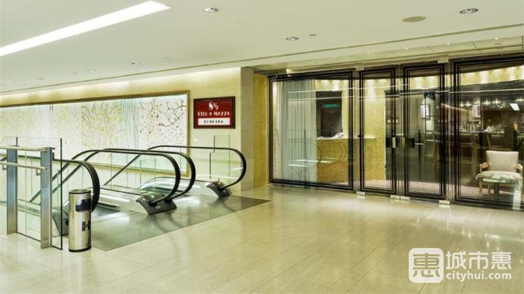 8 1/2 Otto e Mezzo - Bombana