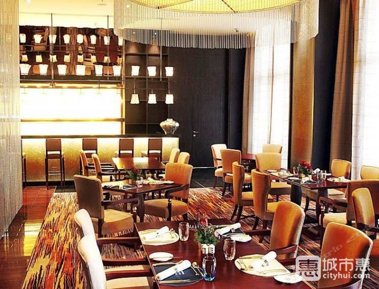 蘇寧索菲特鐘山高爾夫酒店·錦廚自助餐廳